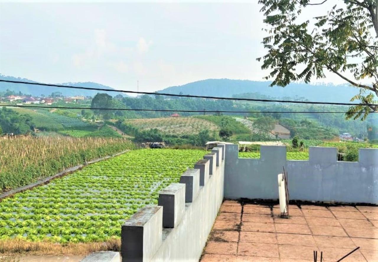 Villa Lembang Bunda Cikareumbi Buitenkant foto