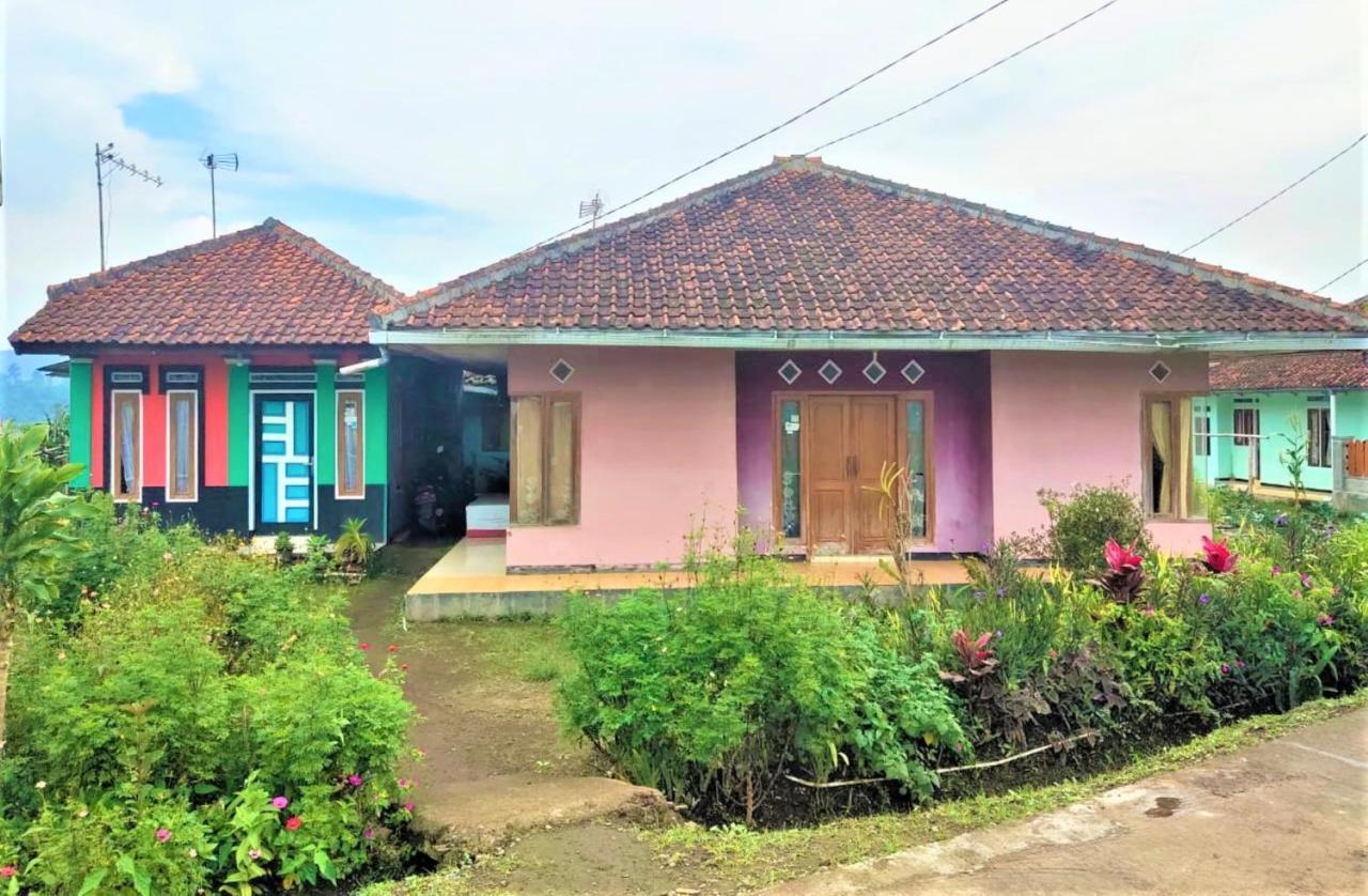 Villa Lembang Bunda Cikareumbi Buitenkant foto