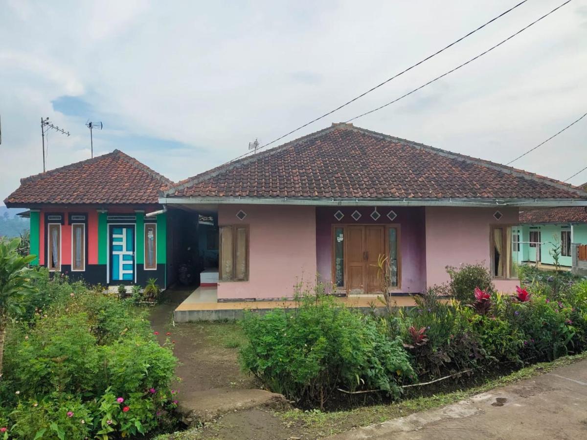 Villa Lembang Bunda Cikareumbi Buitenkant foto